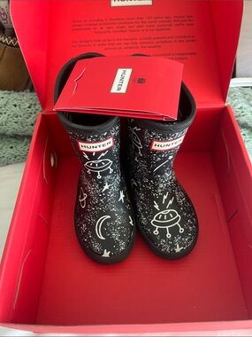 Hunter Black Kids Rain Boots with White Alien & Moon Graphics